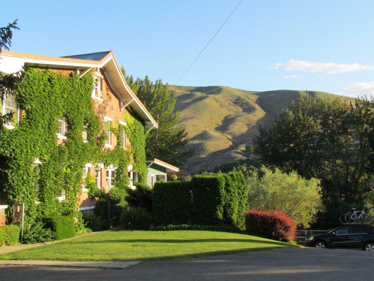 Warm Springs Inn & Winery Sunnyslope Exterior photo